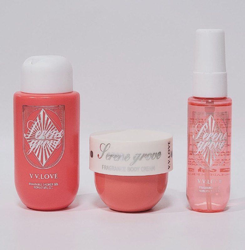 SET DE CUIDADO CORPORAL DE 3 PIEZAS, GEL DE DUCHA 90ML, CREMA CORPORAL 50ML, SPRAY PERFUMADO CORPORAL Y PARA EL CABELLO VV LOVE LERENE GROVE