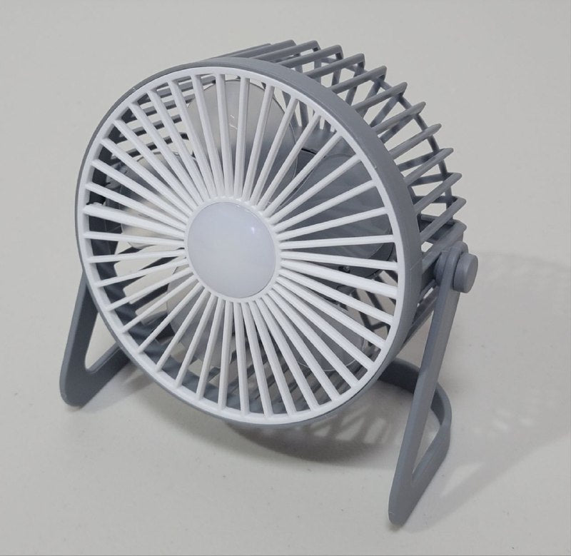 VENTILADOR DE MESA CON LUZ LED, BATERIA RECARGABLE USB COLOR GRIS DESKTOP FAN YT-M2030