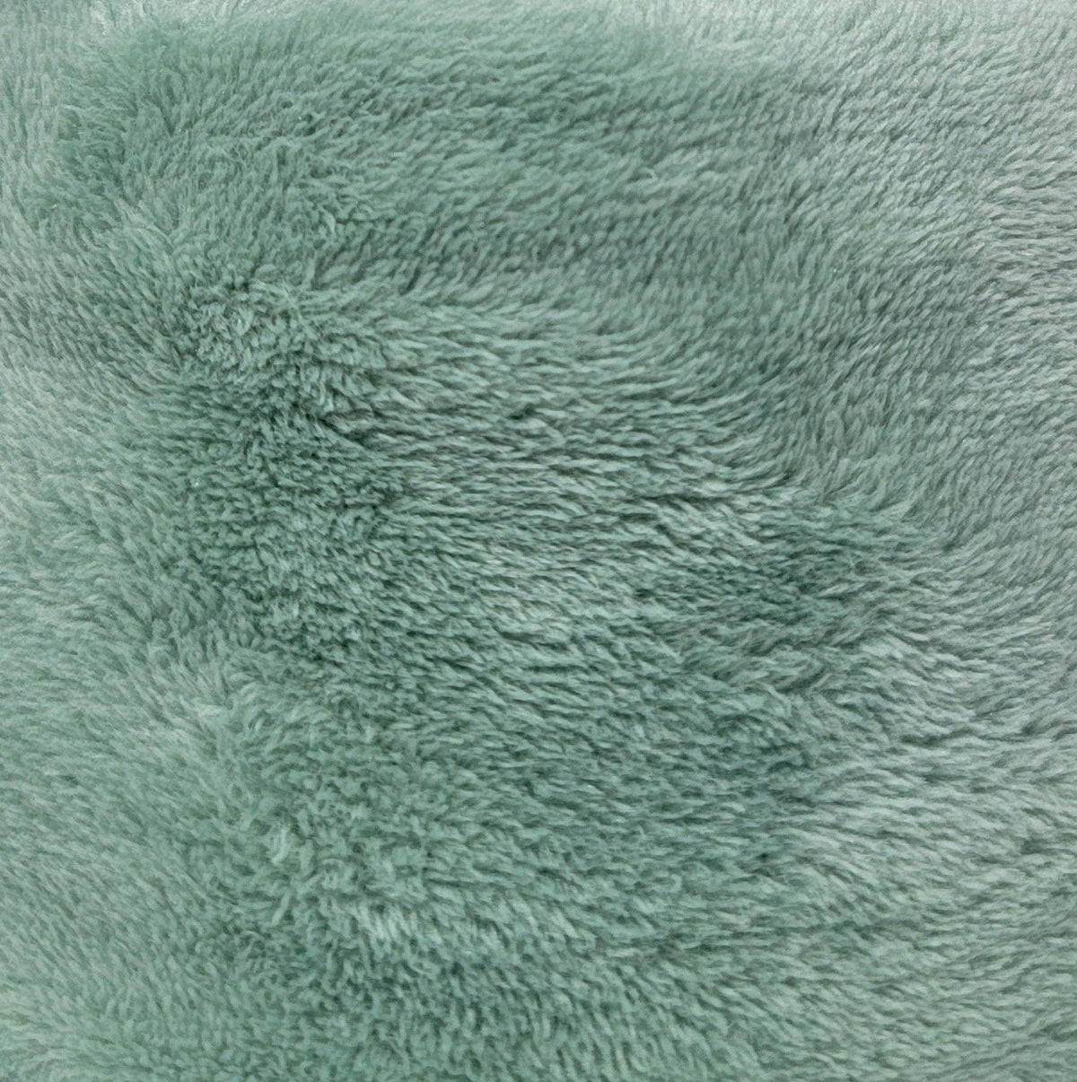 MANTA DECORATIVA TEXTURA SUAVE COLOR VERDE MENTA BARBARA HOMES 127X152CM
