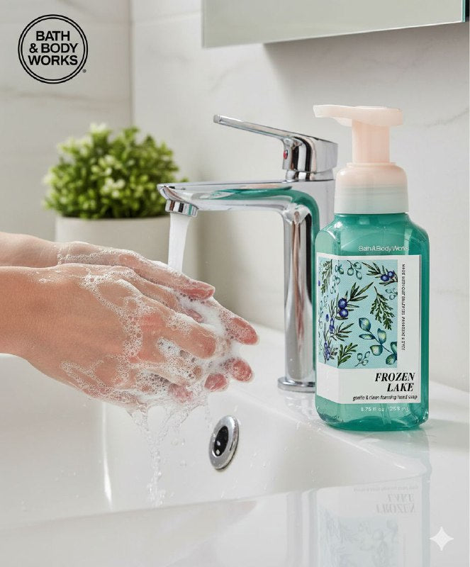 BATH & BODY WORKS JABON DE MANOS SUAVE Y LIMPIO FROZEN LAKE 259ML