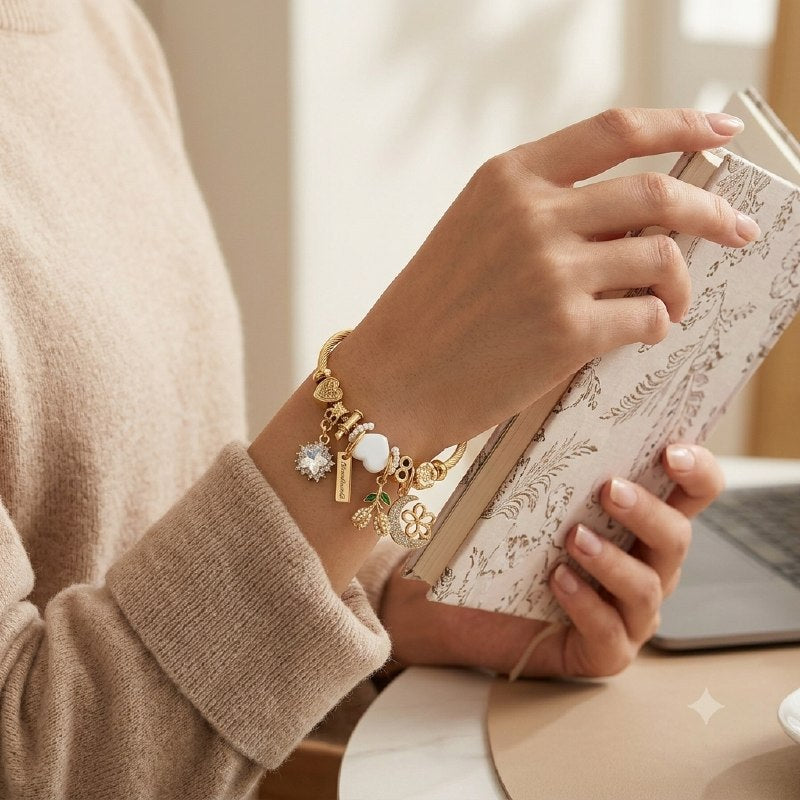 PULSERA DE ENCHAPE PARA DAMA CON DISEÑO DE ESTRELLAS, FRUTAS Y LUNA 6CM