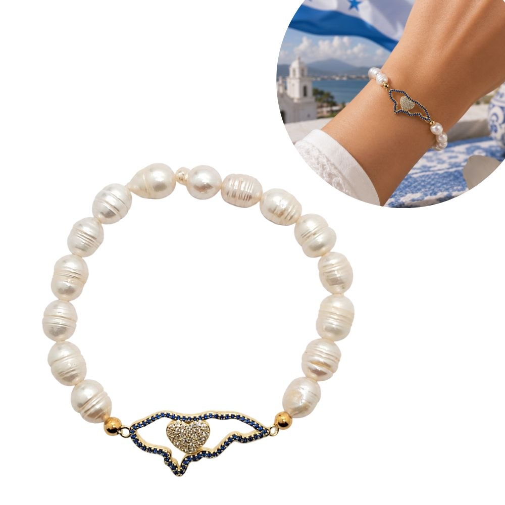 PULSERA DE ENCHAPE ELÁSTICA PARA DAMA CON PERLAS DE RÍO, DIJE MAPA DE HONDURAS Y CORAZÓN DE CIRCONES