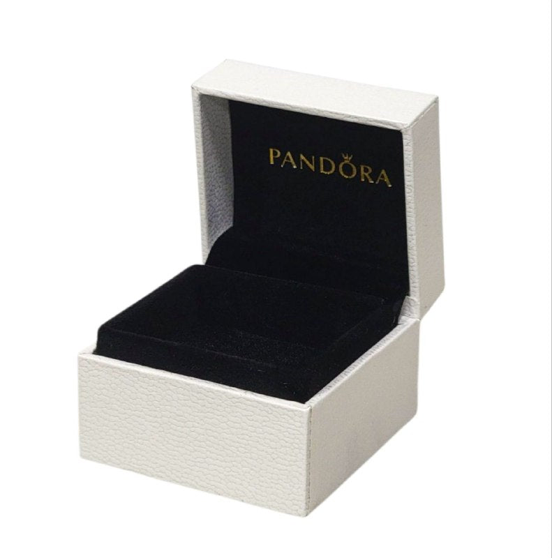 CAJA PARA ANILLOS CON INTERIOR SUAVE PANDORA