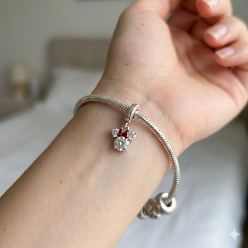 CHARM EN FORMA DE MINNIE MOUSE DISNEY PANDORA DE PLATA 9.25 PESO: 2.4G