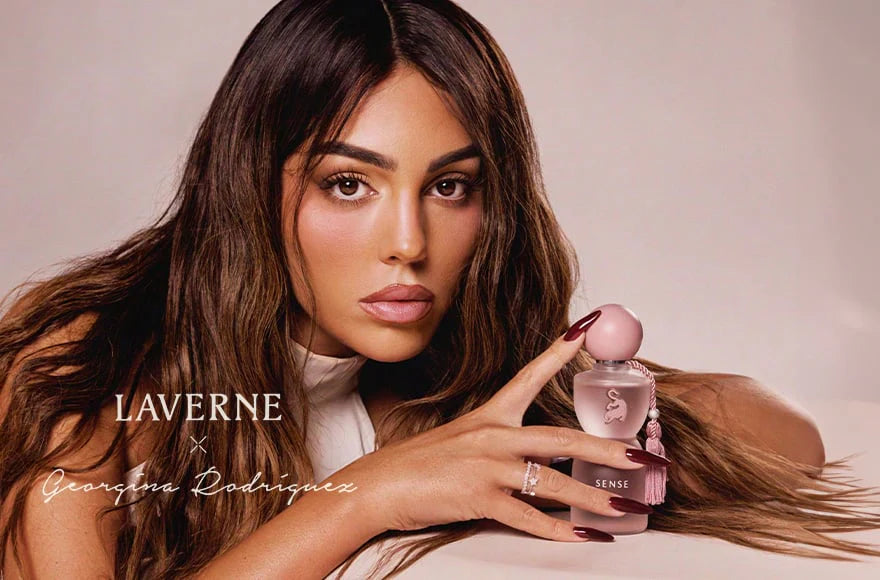 SET LAVERNE X GIORGINA RODRIGUEZ RIYADH SENSE EDP 75ML, POLVO CORPORAL PERFUMADO 65G (M)
