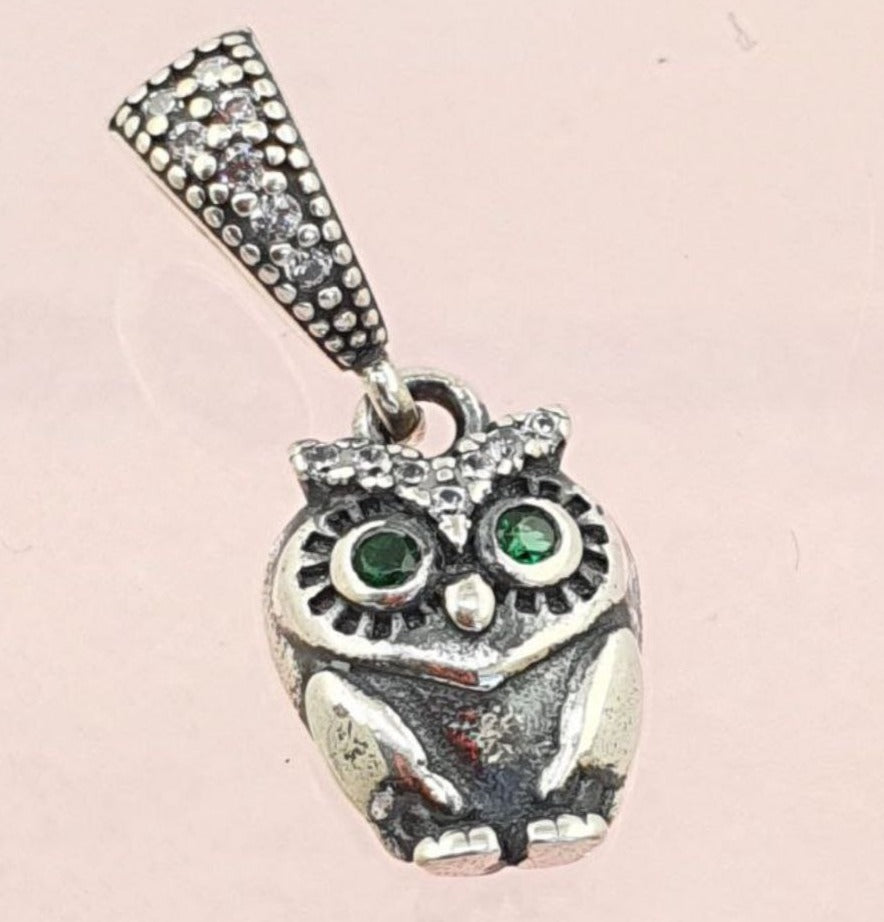 PCHARM2723#1 COLGANTE DE BUHO OJOS COLOR VERDE