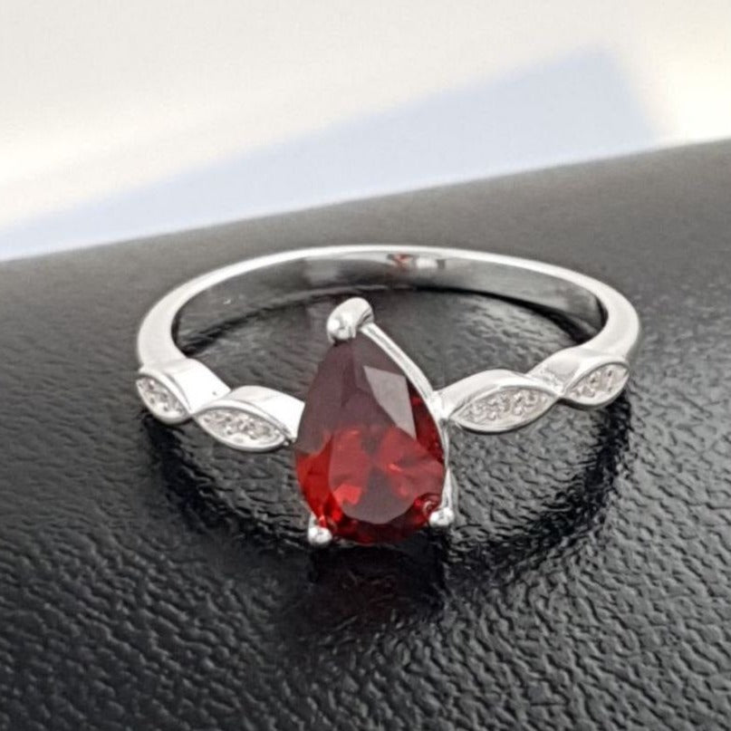 PANI1838 ANILLO CON PIEDRA EN FORMA DE GOTA COLOR ROJO, PLATA 925