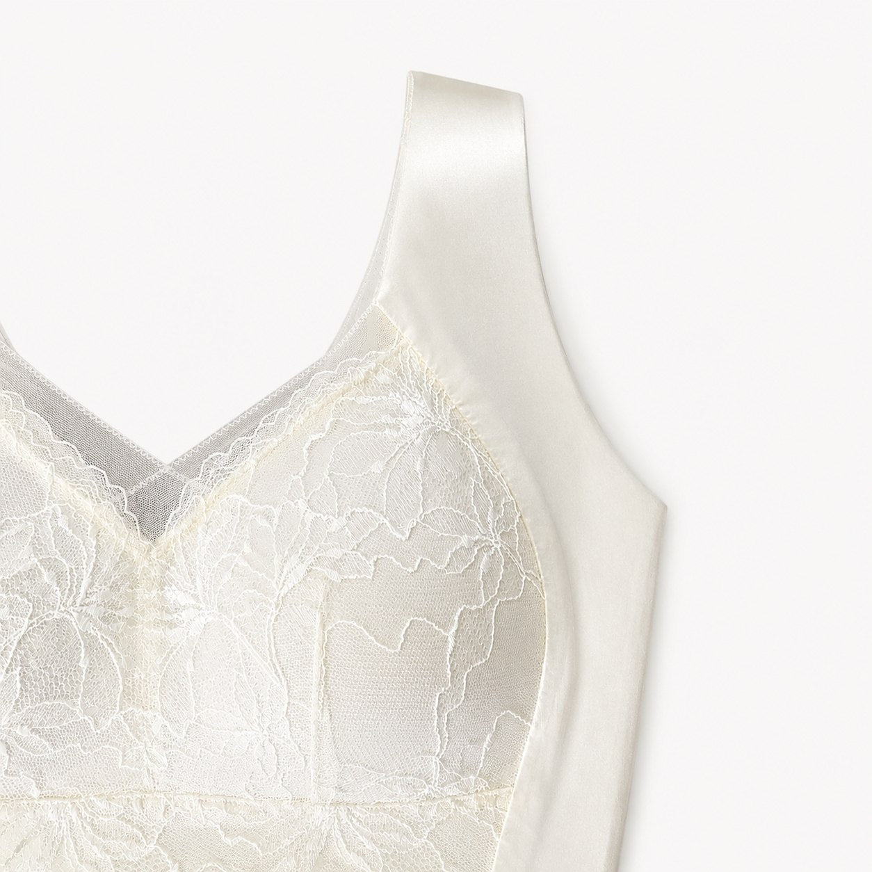 BRASIER TIPO TOP SIN VARILLA CON ENCAJE FLORAL
