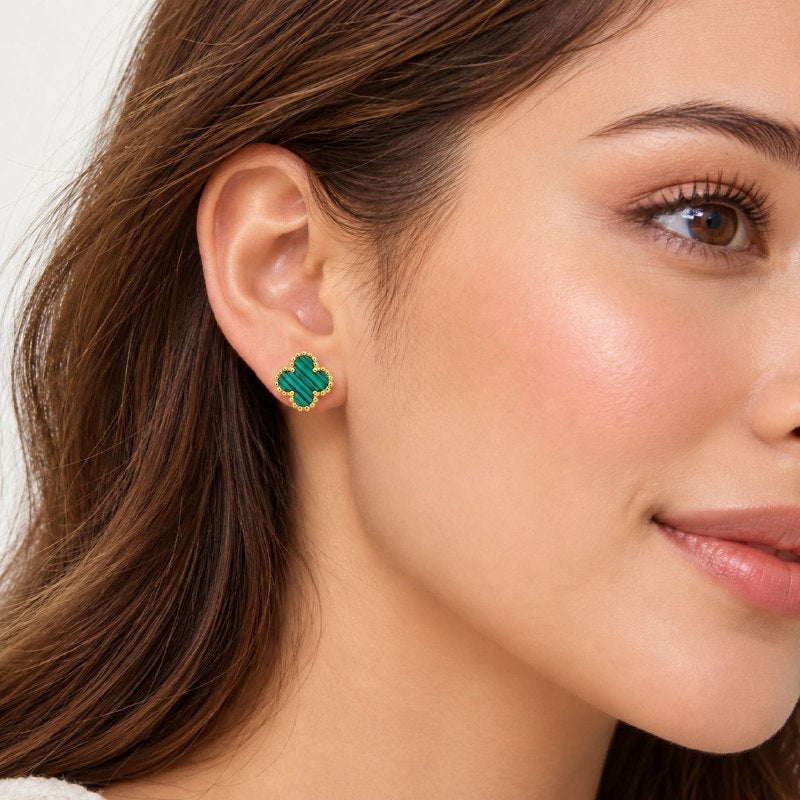 ARITOS DE ENCHAPE PARA DAMA CON DISEÑO DE FLOR 1CM (DUPE DE VAN CLEEF)
