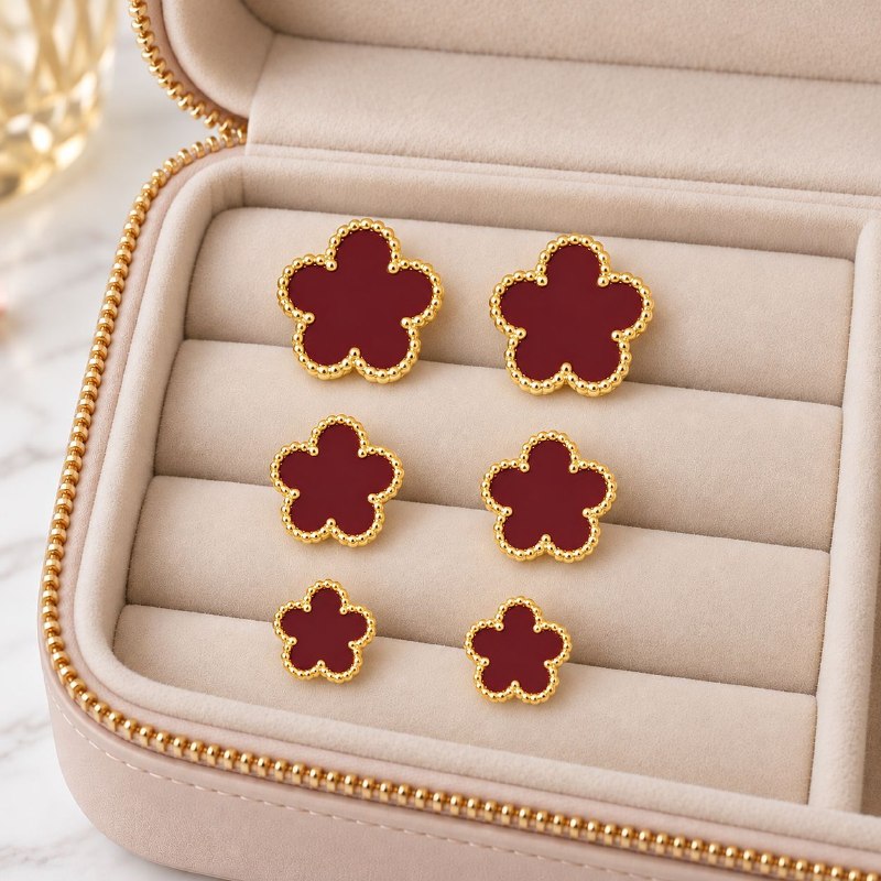 SET DE ARITOS DE ENCHAPE PARA DAMA CON DISEÑO DE FLOR