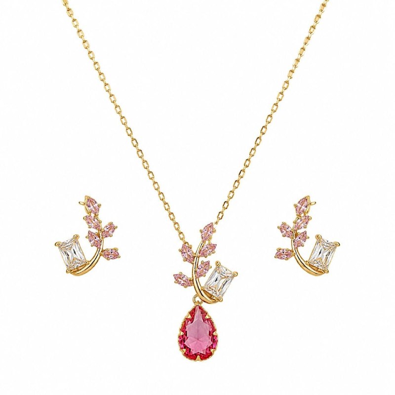 SET DE ENCHAPE PARA DAMA CADENA, DIJE Y TOPOS RAMA BOTÁNICA CON CIRCONES ROSADOS Y CRISTAL GOTA