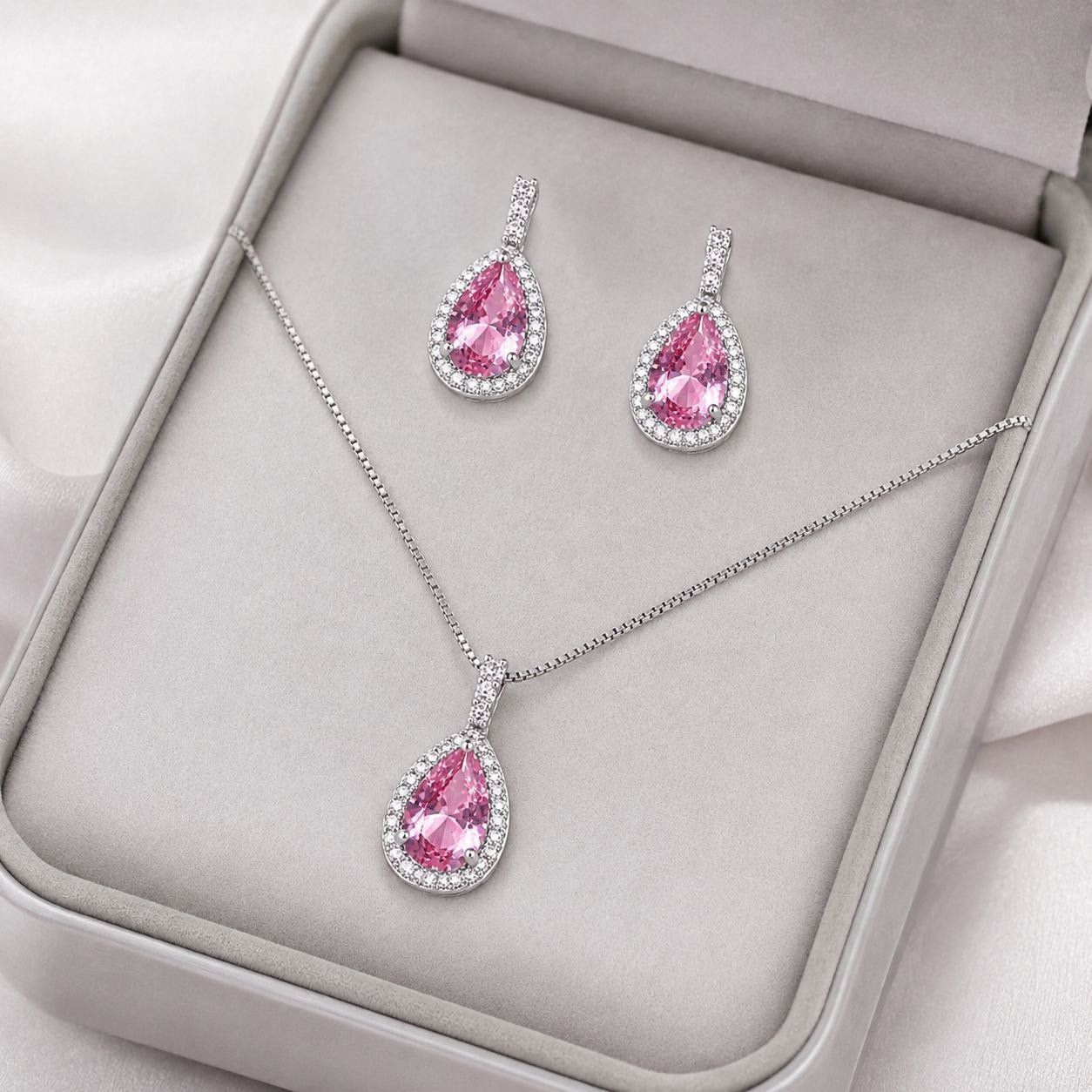 SET DE ENCHAPE PARA DAMA CADENA, DIJE Y ARETES GOTA ROSA CON HALO DE CIRCONES