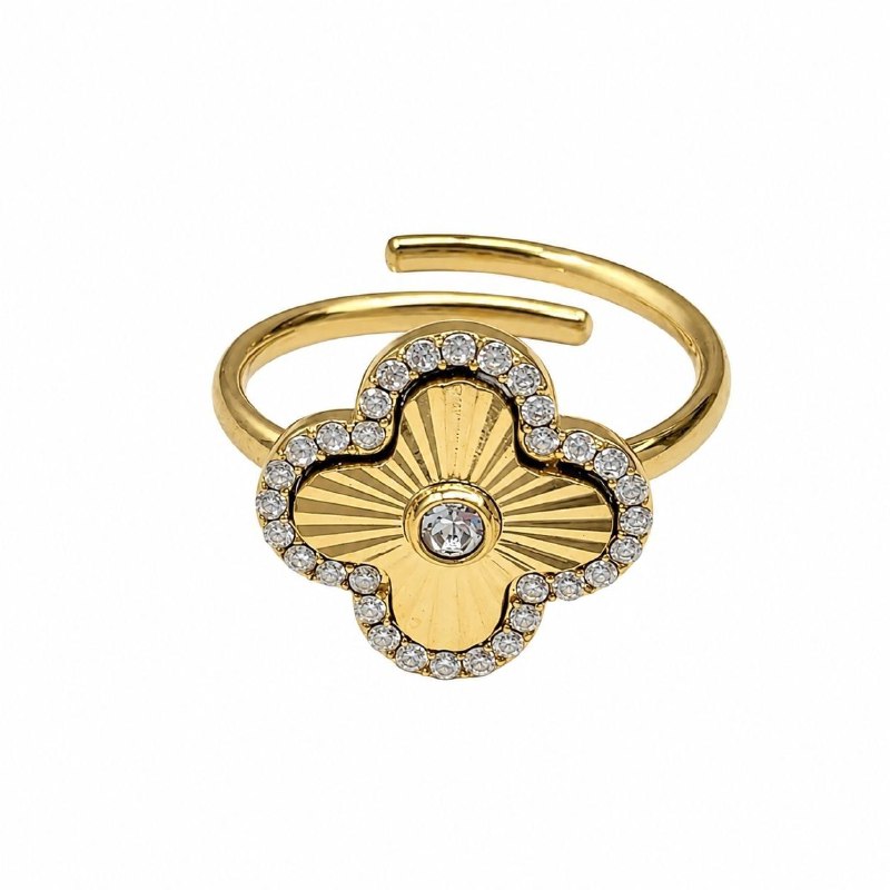 ANILLO DE ENCHAPE PARA DAMA CON MOTIVO DE TRÉBOL TEXTURIZADO Y CIRCONES