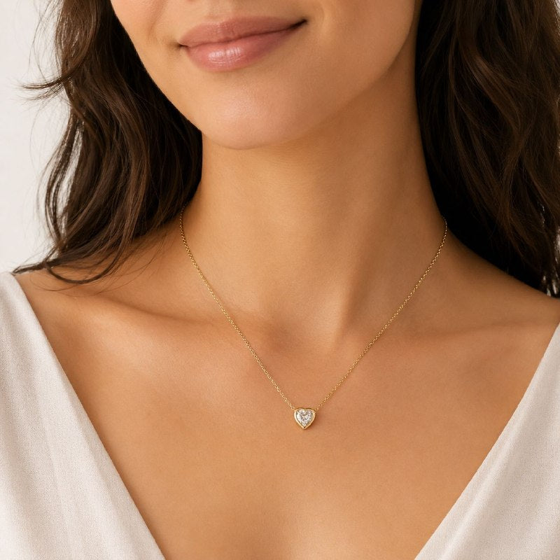 GARGANTILLA DE ENCHAPE PARA DAMA CON DISEÑO DE CORAZON 2CM (DUPE BRILLANT EARTH)