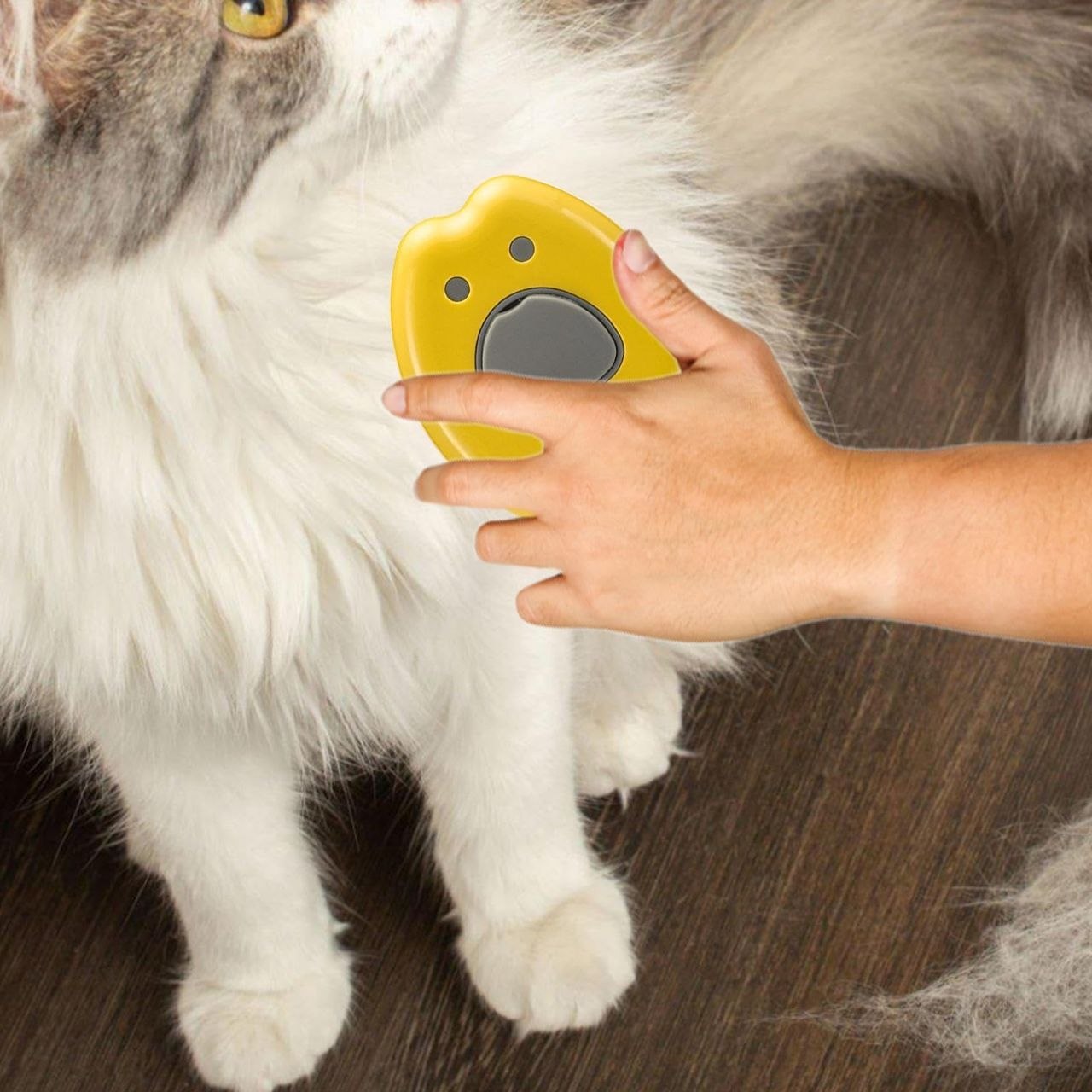CEPILLO PARA MASCOTAS ELECTRICO 3 EN 1 CON PULVERIZADOR DE AGUA Y MASAJE