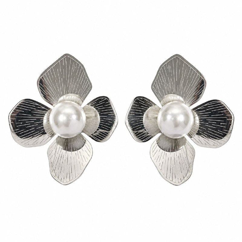 ARITOS DE ENCHAPE PARA DAMA CON DISEÑO DE FLOR Y PERLA 4CM