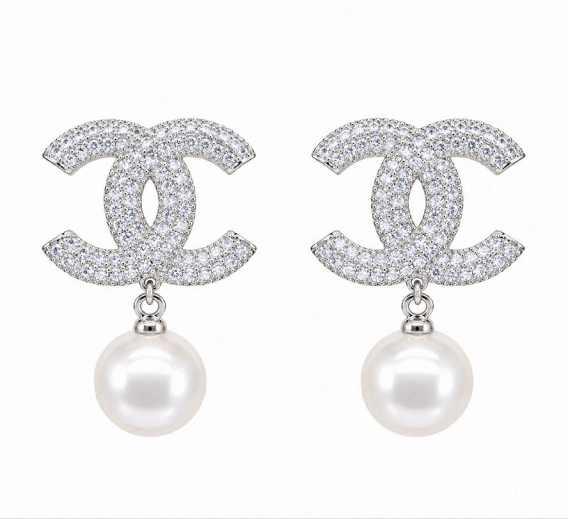 ARITOS DE ENCHAPE PARA DAMA CON DISEÑO DE CHANEL Y PERLA 2.8CM