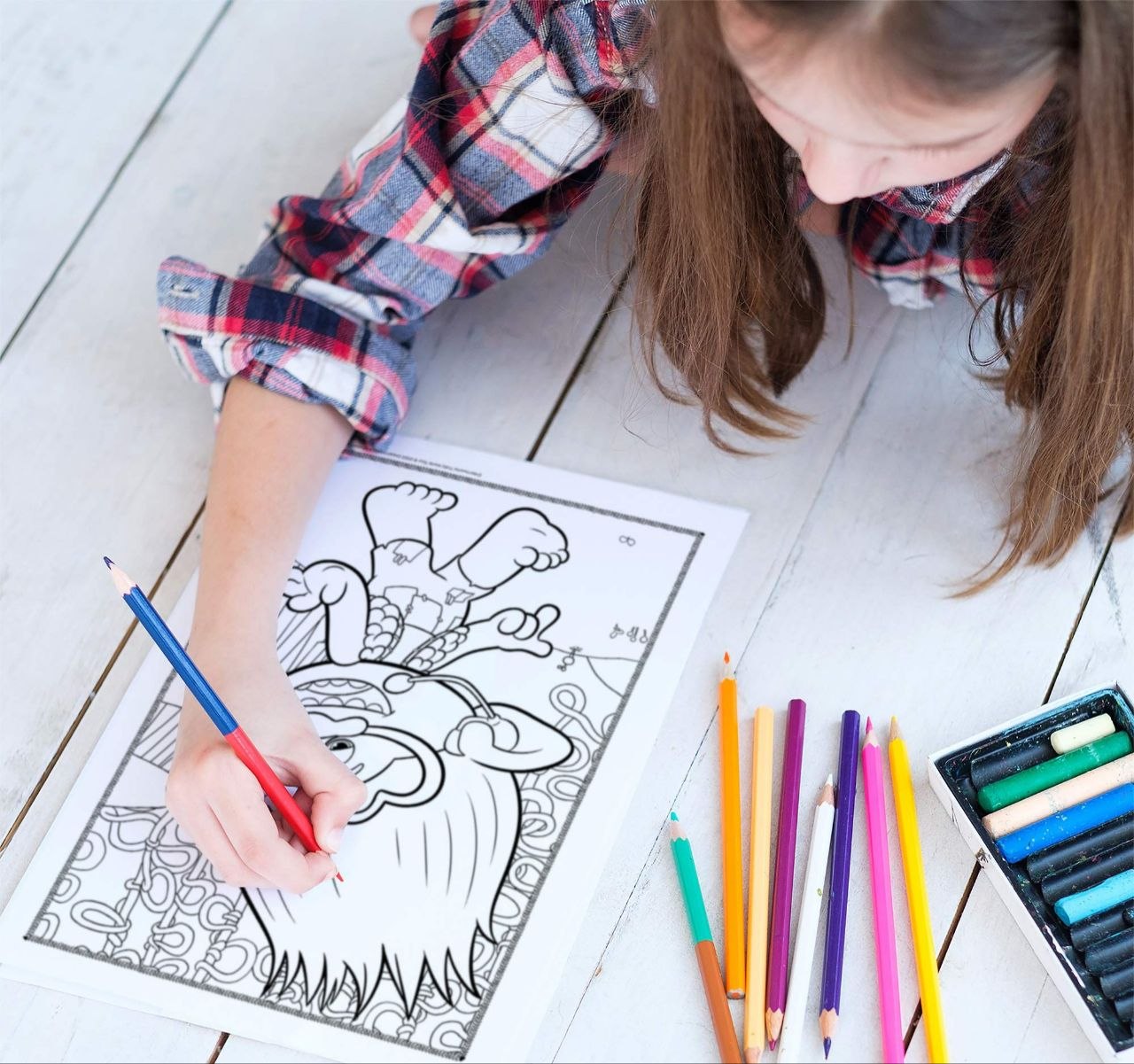 LIBRO PARA COLOREAR INFANTIL CON CRAYONES Y STICKERS DE TROLLS