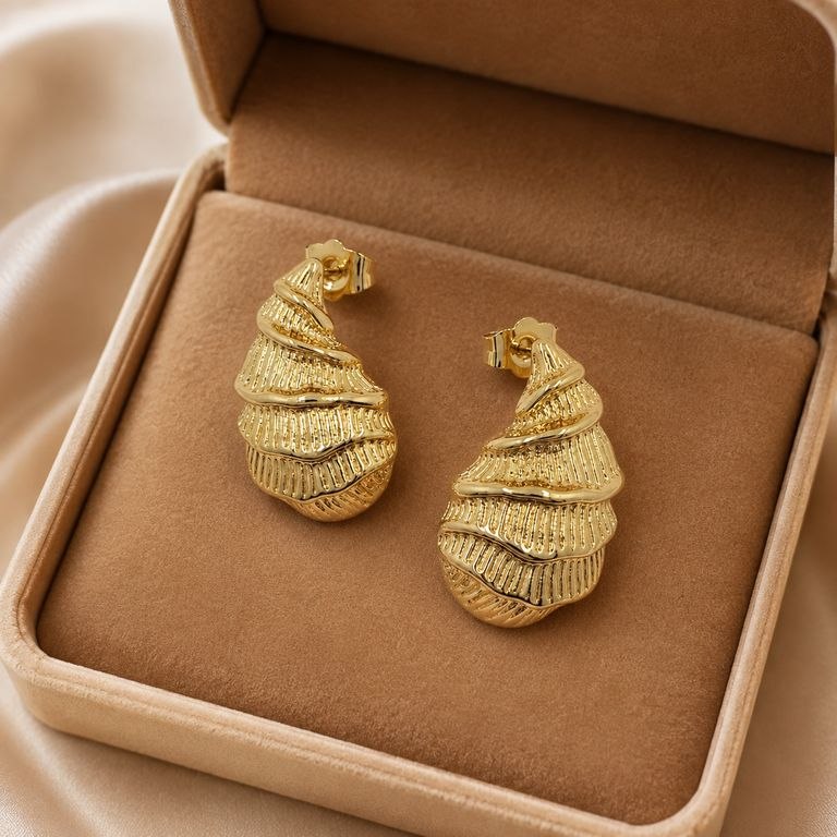 ARITOS DE ENCHAPE PARA DAMA CON DISEÑO DE CARACOL MARINO ABOMBADO 2CM