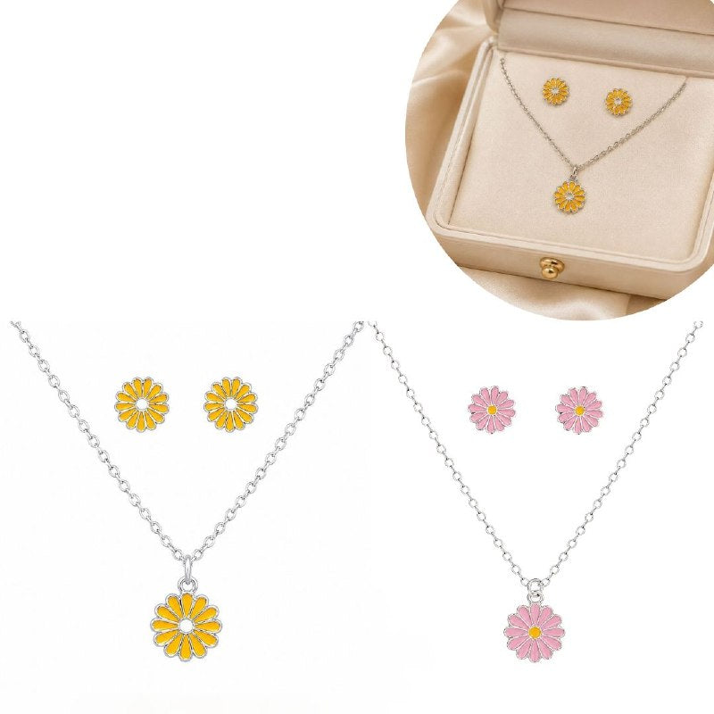 SET DE ENCHAPE PARA DAMA CADENA, DIJE Y TOPOS FLOR DE MARGARITA ESMALTADA