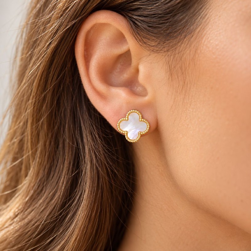 ARITOS DE ENCHAPE PARA DAMA CON DISEÑO DE FLOR 1CM (DUPE DE VAN CLEEF)