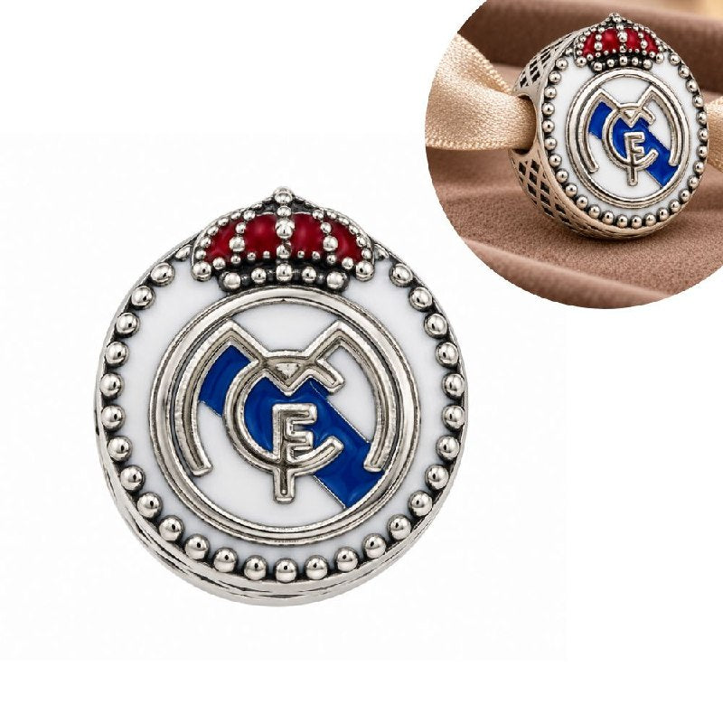 CHARM DE PLATA 9.25 CON DISEÑO DE ESCUDO DE REAL MADRID MEDIDA: 1CM PESO: 3G