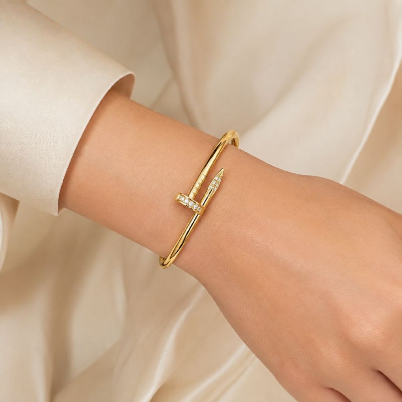 PULSERA DE ENCHAPE PARA DAMA CON DISEÑO DE CLAVO CARTIER 6.5CM (DUPE DE CARTIER)