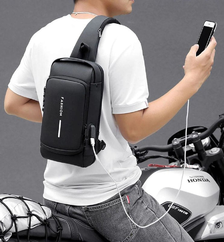 MOCHILA CRUZADA IMPERMEABLE PARA HOMBRES CON PUERTO USB
