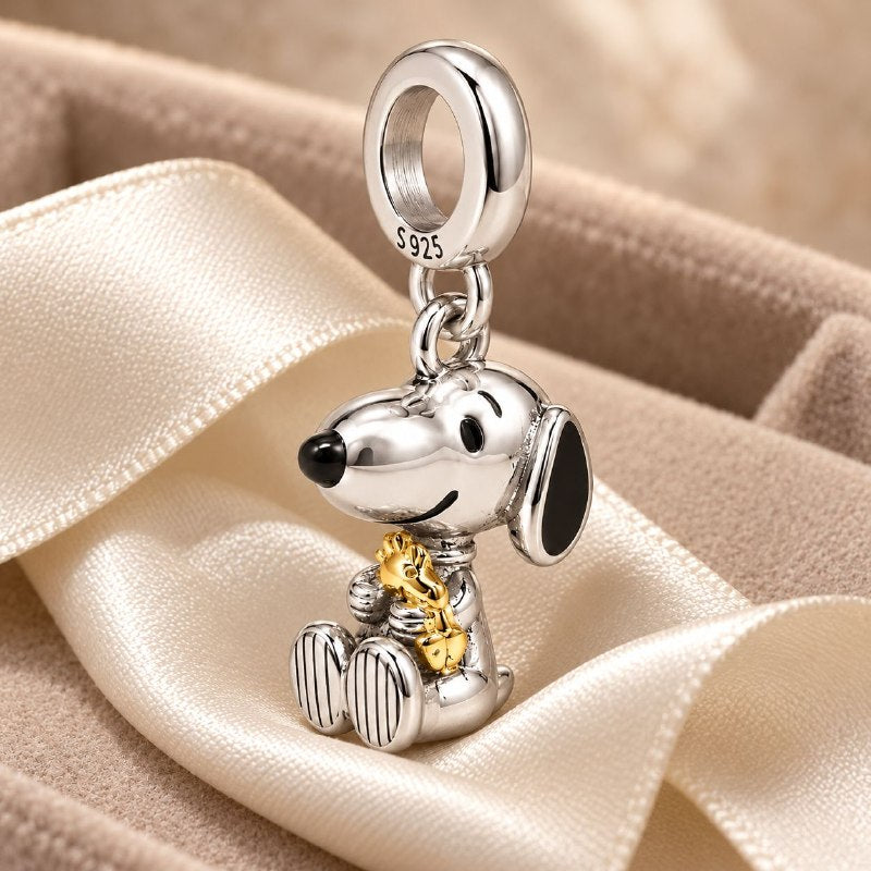 CHARM DE PLATA 9.25 CON DISEÑO DE SNOOPY MEDIDA: 2CM PESO: 2.9G
