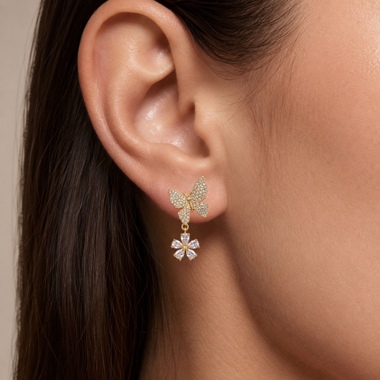 ARITOS DE ENCHAPE PARA DAMA CON DISENO DE MARIPOSA Y FLOR COLGANTE CON CRISTALES