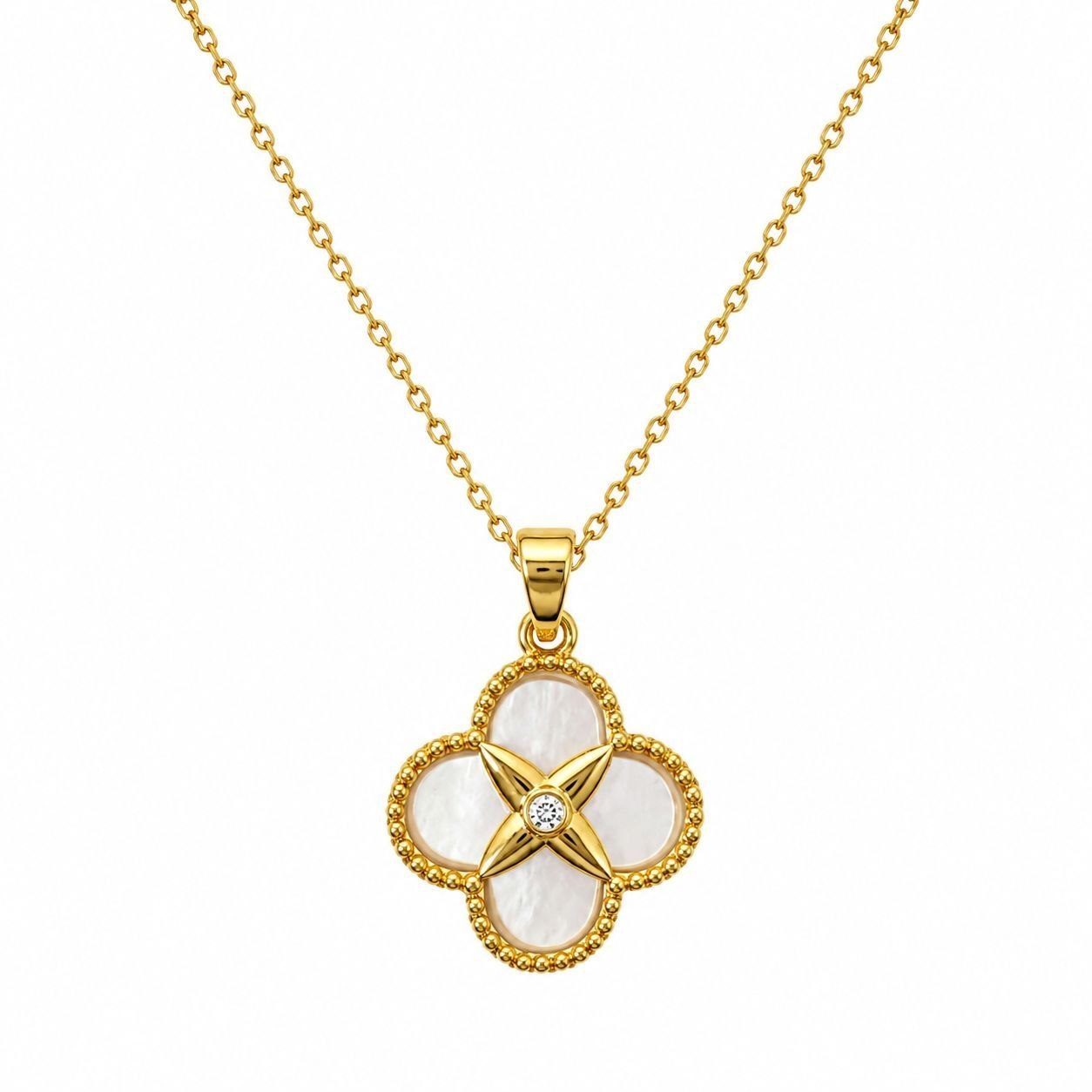 GARGANTILLA ENCHAPADA COLOR ORO PARA DAMA CON DIJE DE TRÉBOL EN NÁCAR